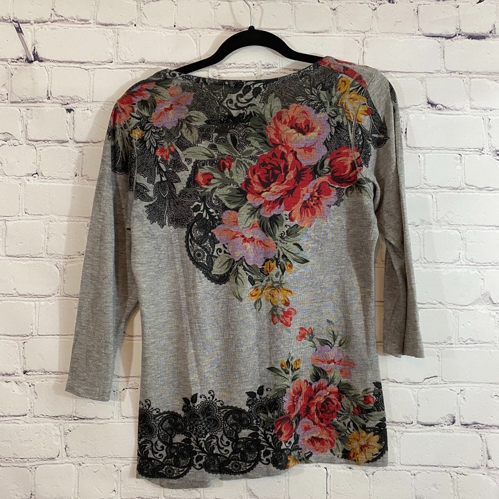 Pretty Shirt - Picture 7 of 7